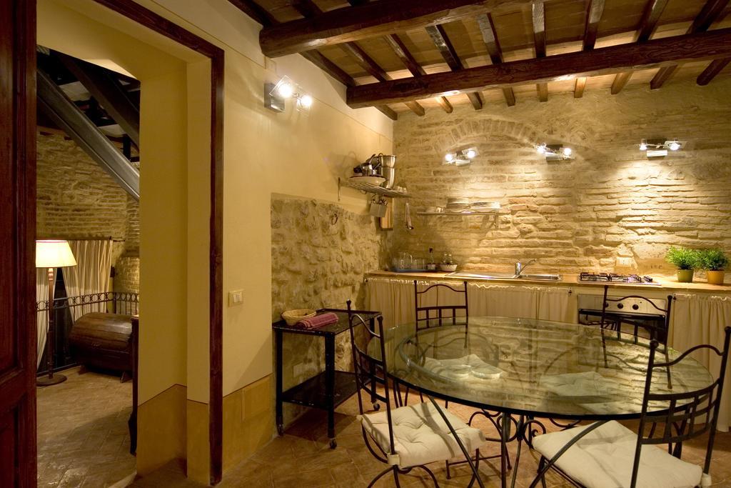 מונטפאלקו L'Arco Romanico מראה חיצוני תמונה